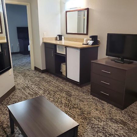 Best Western Fort Wayne Inn & Suites North Екстериор снимка