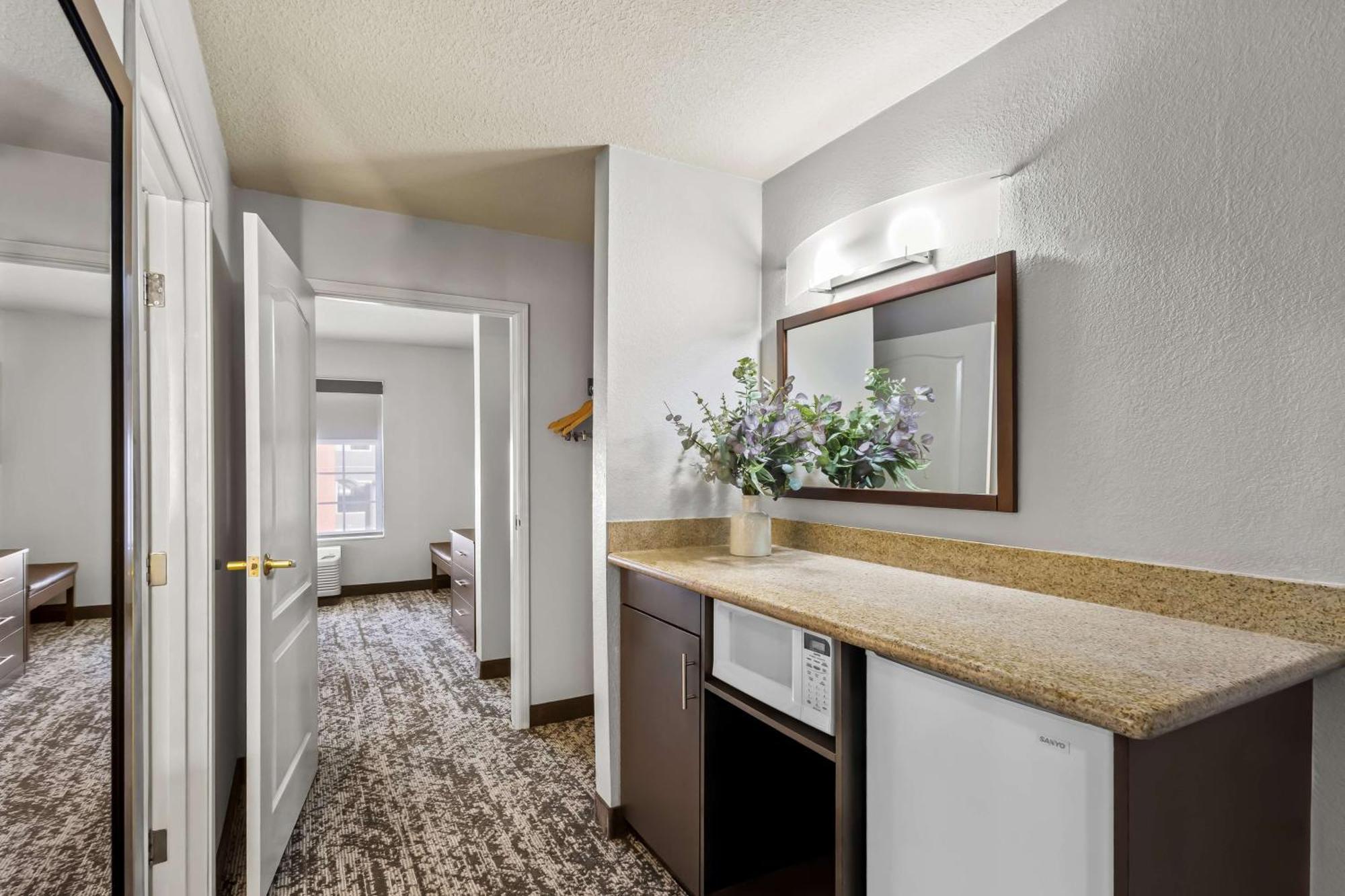 Best Western Fort Wayne Inn & Suites North Екстериор снимка
