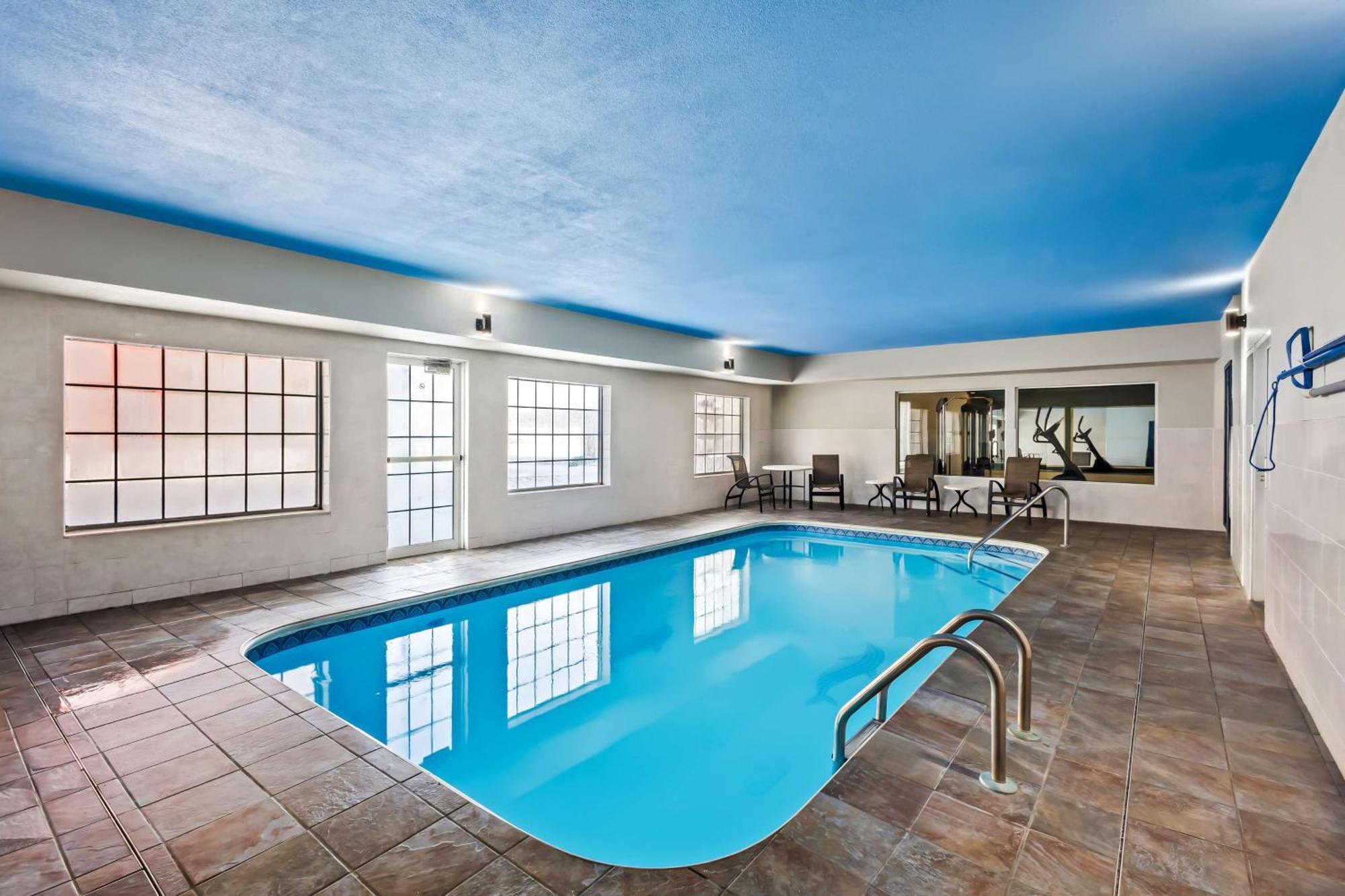 Best Western Fort Wayne Inn & Suites North Екстериор снимка